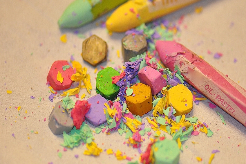 IS IT POSSIBLE to make ART with PASTEL COLOR PENCILS only