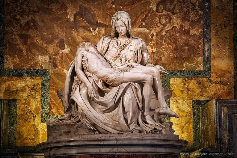 Michelangelo Pietà – Analysing Michelangelo’s Vatican Pietà Statue
