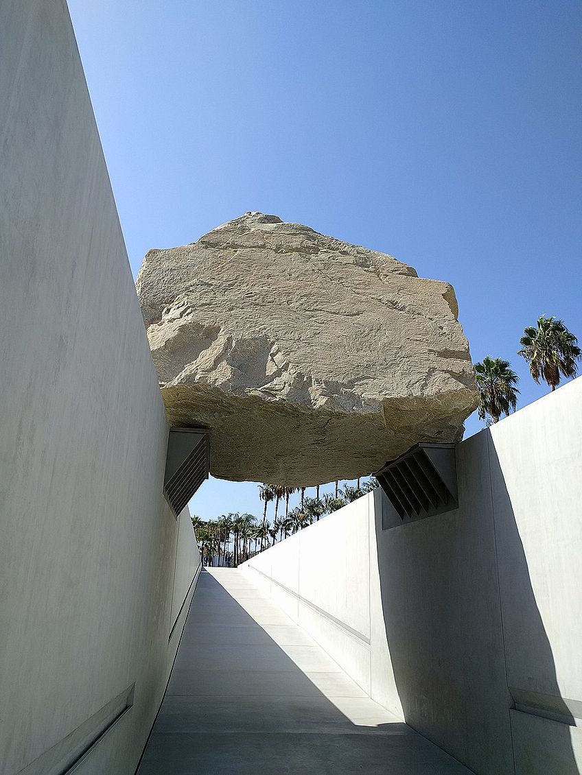 Michael Heizer Levitated Mass