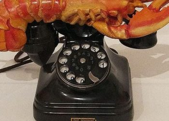 cropped-Surrealism-Sculptures-Lobsters.jpg