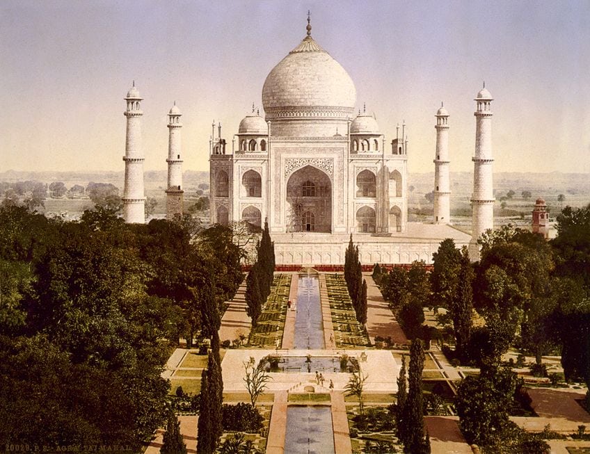 The #TajMahal is not only a stunning example of Islamic art and archit