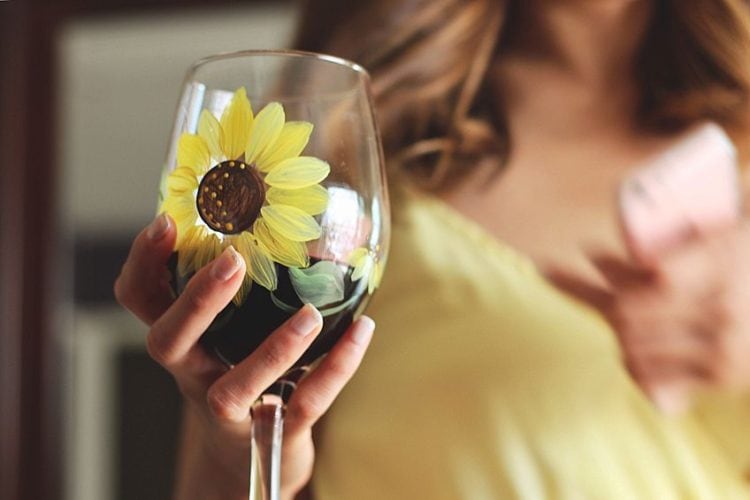 How to Paint Wine Glasses Your Guide to Wine Glass Painting