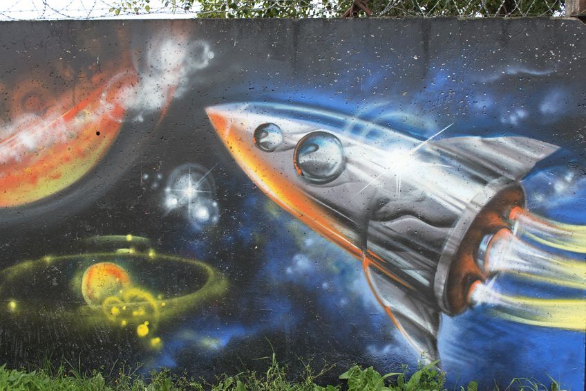 how to do spray paint art space