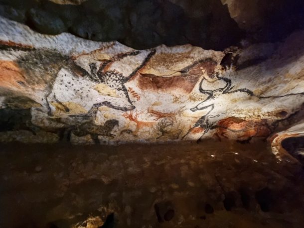 Hall of Bulls Lascaux - An Exploration of the Lascaux Cave Paintings