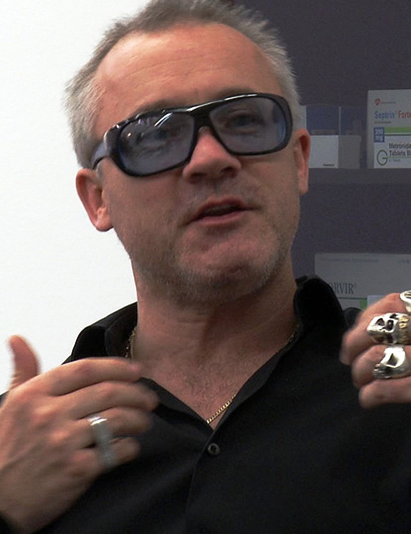 Damien Hirst Biography