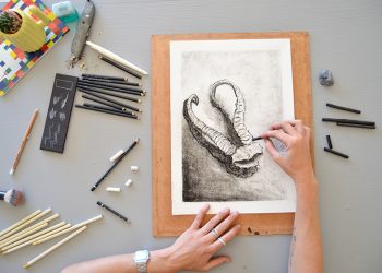 how to draw with charcoal