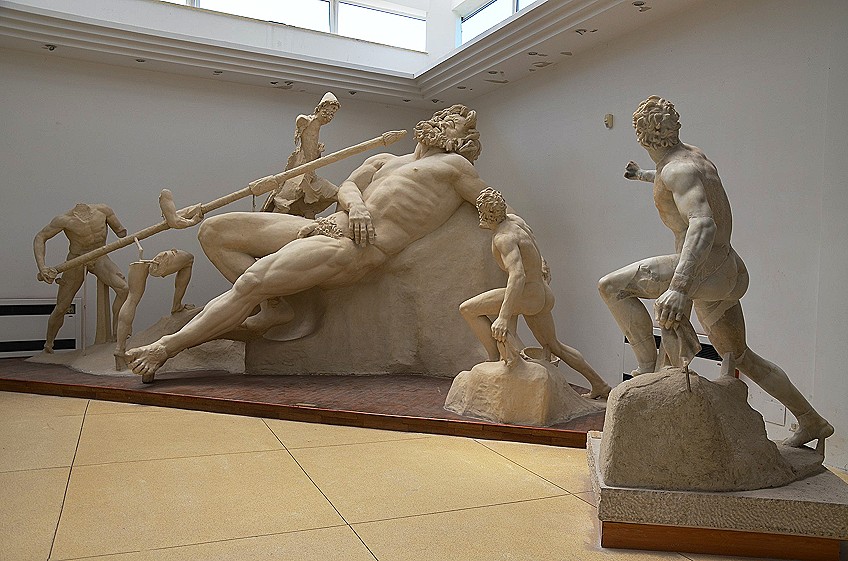Examples of Hellenistic Statues