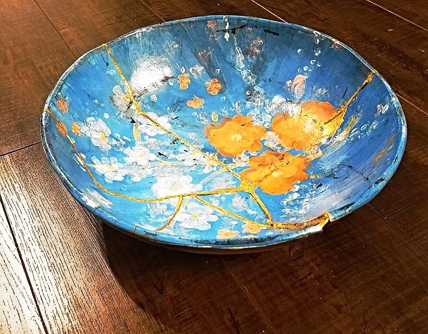 japanese pottery gold cracks