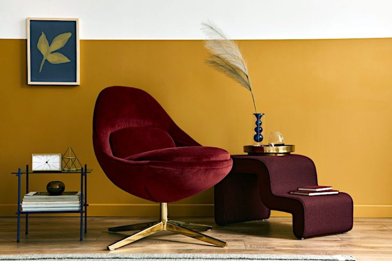 What Colors Go With Maroon? Colors that Complement Maroon Décor