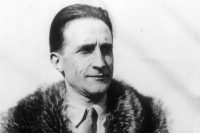 "Nude Descending a Staircase" - Discover Duchamp's Nudity Painting