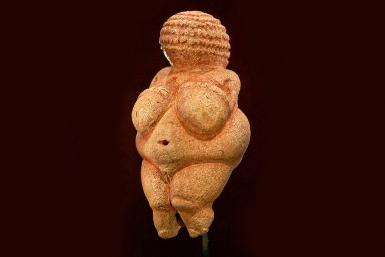 “Venus of Willendorf” – Figurative Sculpture from the Paleolithic