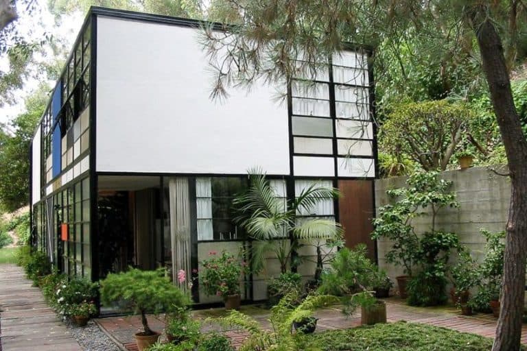 Eames House – The Modern Stylings of Case Study House 8