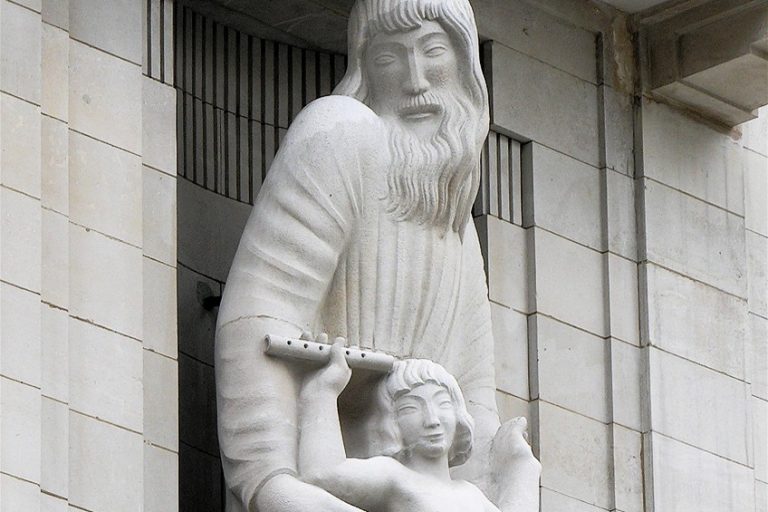 Eric Gill BBC Statue – Analysis of the “Prospero and Ariel” Statue