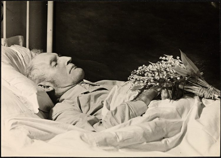 PostMortem Photography The Art of Real Victorian Death Photos