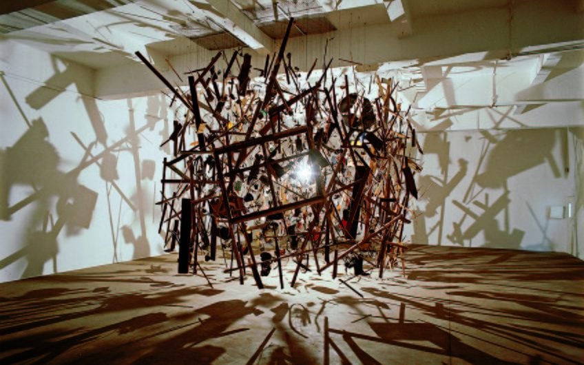 installation-art-exploring-the-multisensory-world-of-installation-art