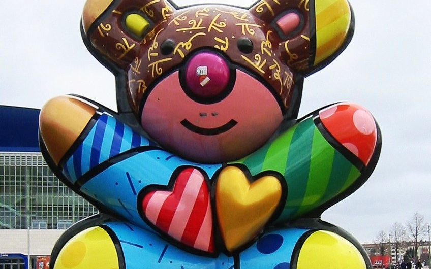 Romero Britto - Explore the Art of Brazilian Artist Romero Britto