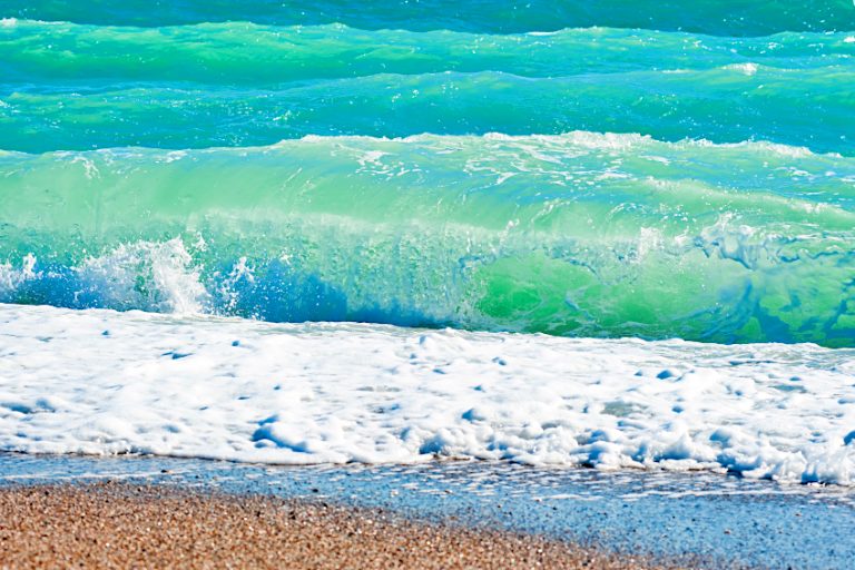 Seafoam Green Color – How to Use and Mix a Soft Aquatic Green