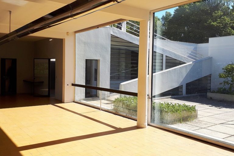 Villa Savoye – Visiting Le Corbusier’s Famous Villa
