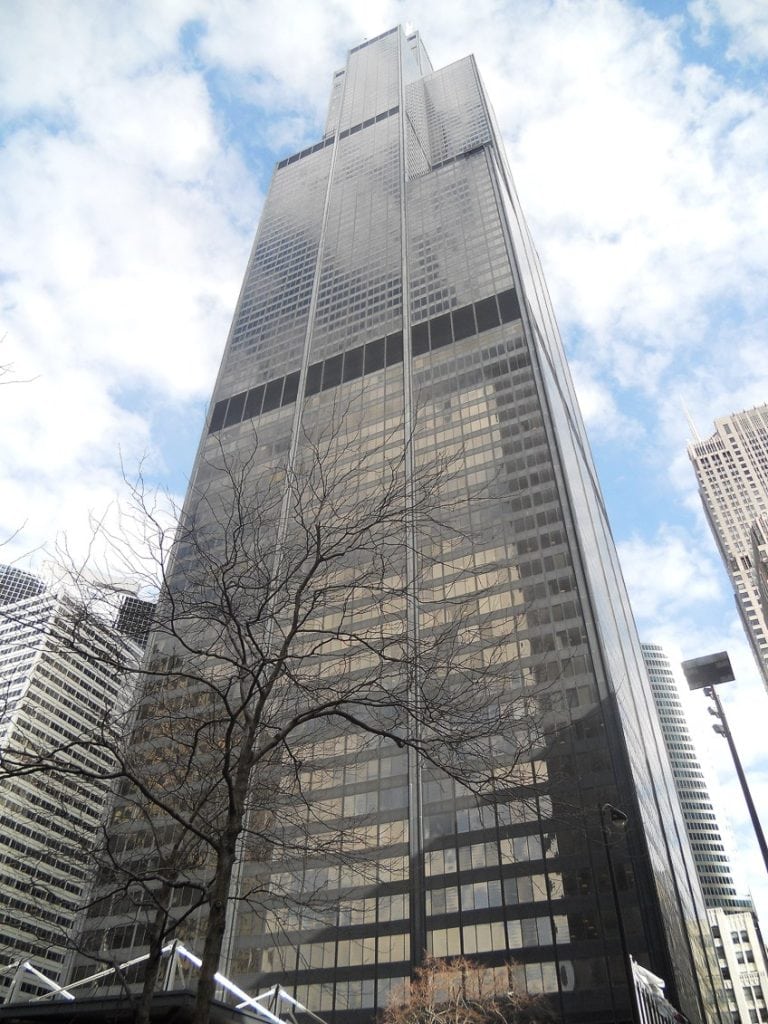 Willis Tower Taking A Look At The Sears Tower In Chicago Willis Tower Height 768x1024