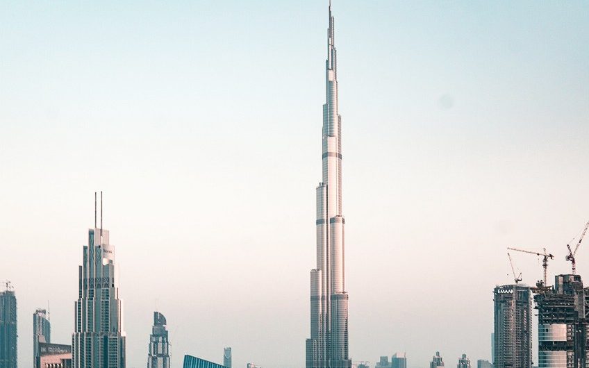 Burj Khalifa Looking At The World s Tallest Building In Dubai