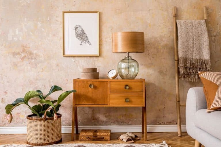 What Color Goes With Bronze? Colors That Complement Bronze