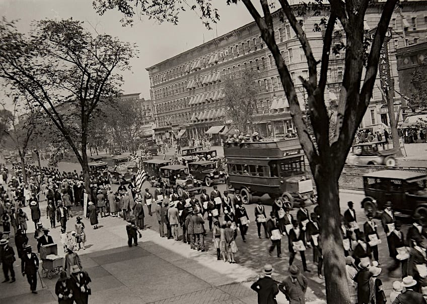 James van der Zee and the Harlem Renaissance