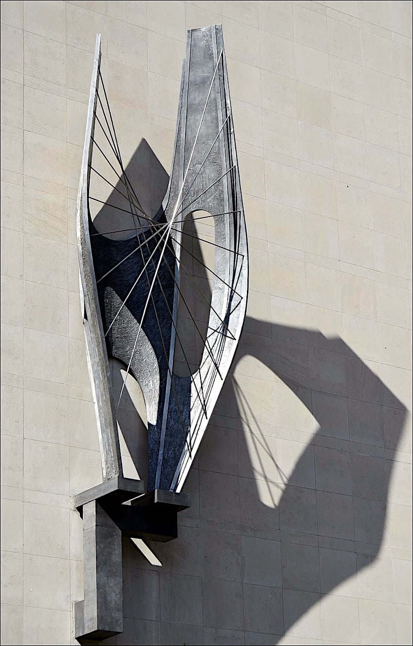 Barbara Hepworth Sculptural Style