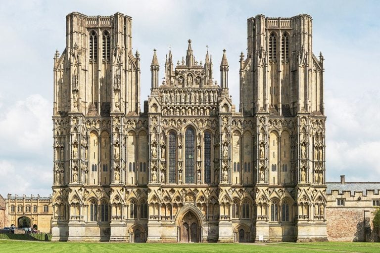 Gothic Cathedrals – Exploring the Best Gothic Churches Built