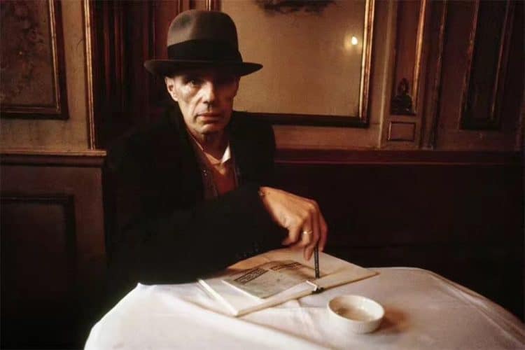 Famous Performance Artists - What Is Performance Art?