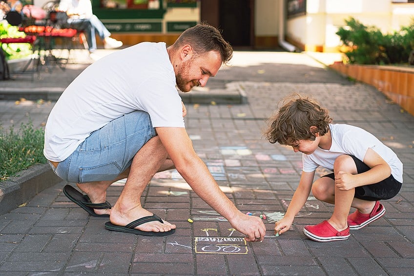 What to Draw With Chalk When It Is Wet