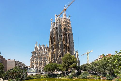 Sagrada Família in Barcelona - Gaudí's Unfinished Masterpiece
