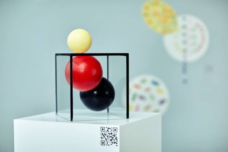 How to Critique Art An Easy Guide to Critiquing Art