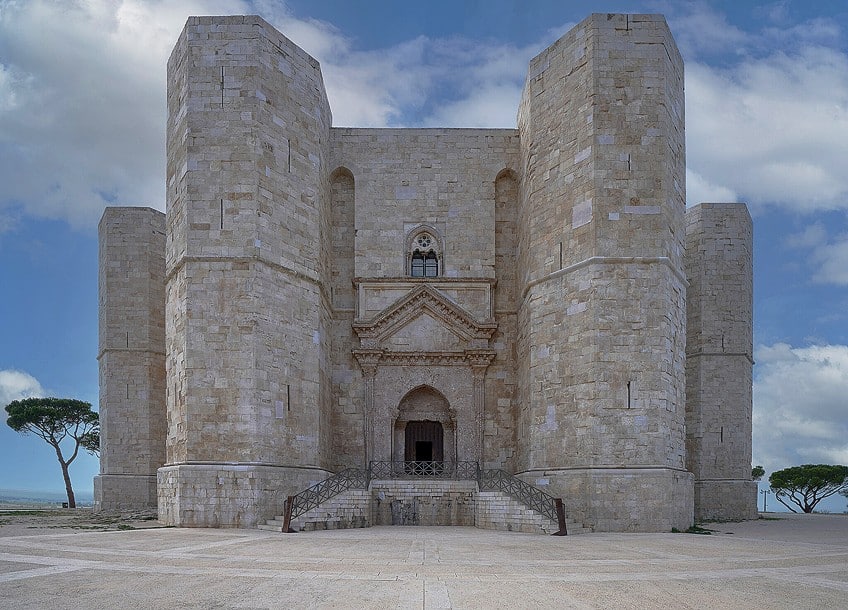 Castle Del Monte Medieval Castles