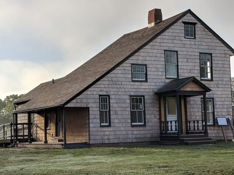 Colonial Architecture - What Makes a Colonial Building Unique?