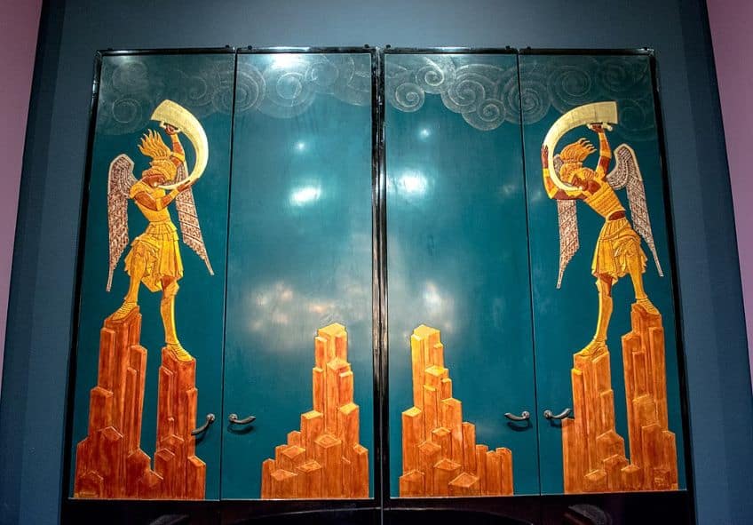 Difference Between- art Nouveau and Art Deco