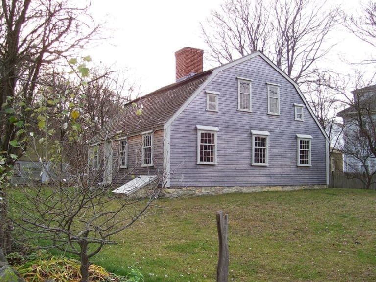 Colonial Architecture - What Makes a Colonial Building Unique?