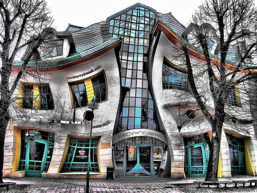 Strangest Houses - 10 Examples of the World's Strangest Homes