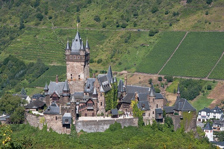Oldest Castles in the World – Earliest Castles Throughout History