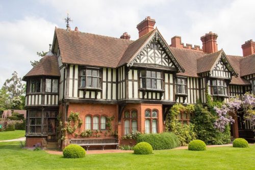 Arts and Crafts Movement - A Revolutionary Style of Design