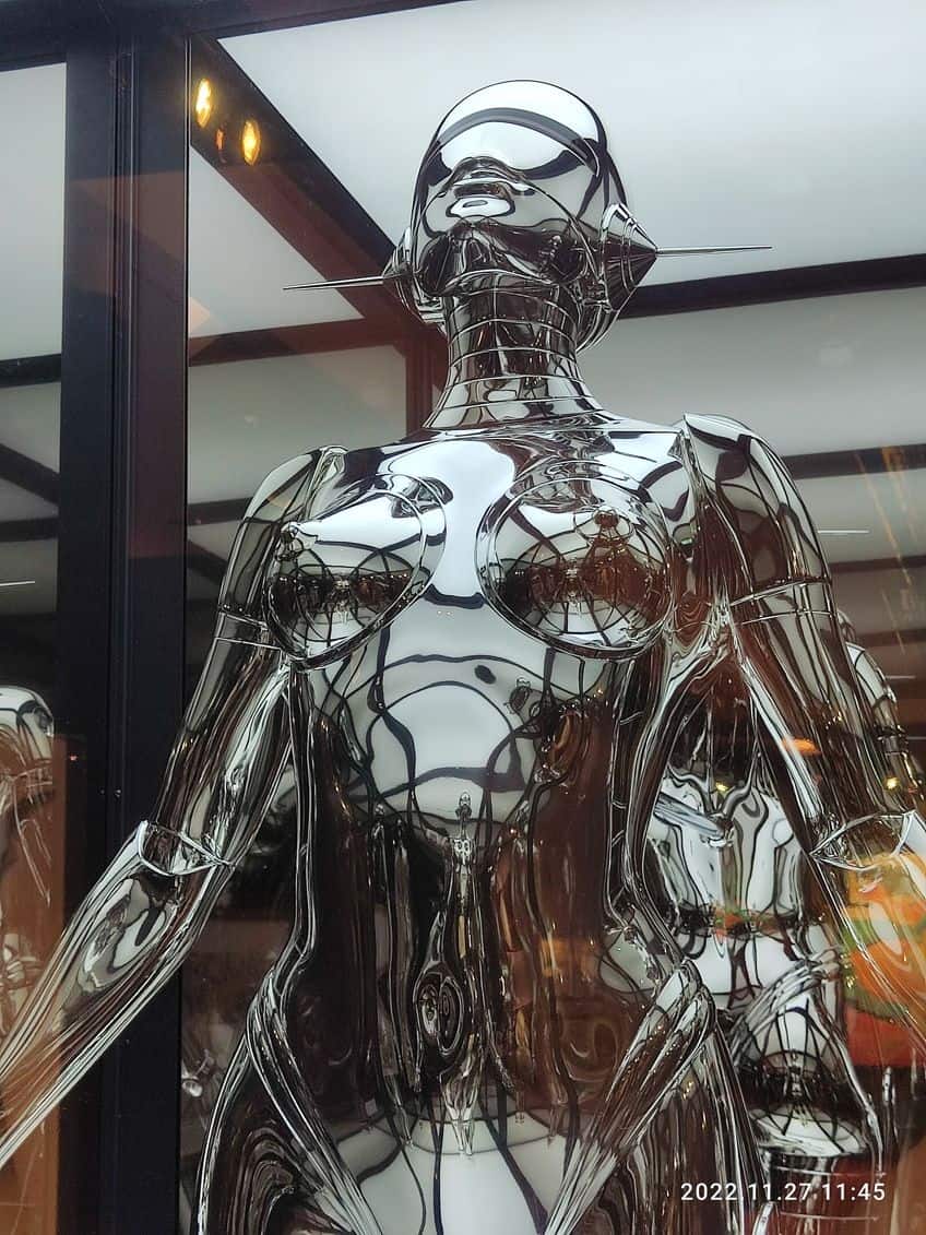 Hajime Sorayama Biography