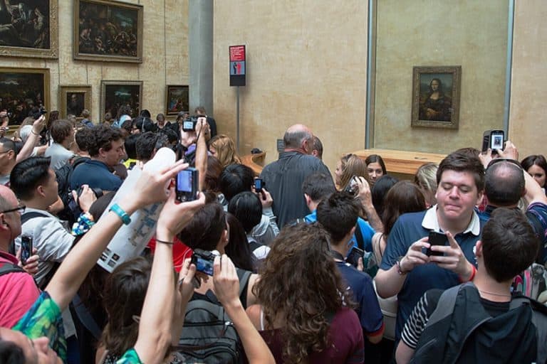 Louvre Considers Moving “Mona Lisa” to Underground Chamber