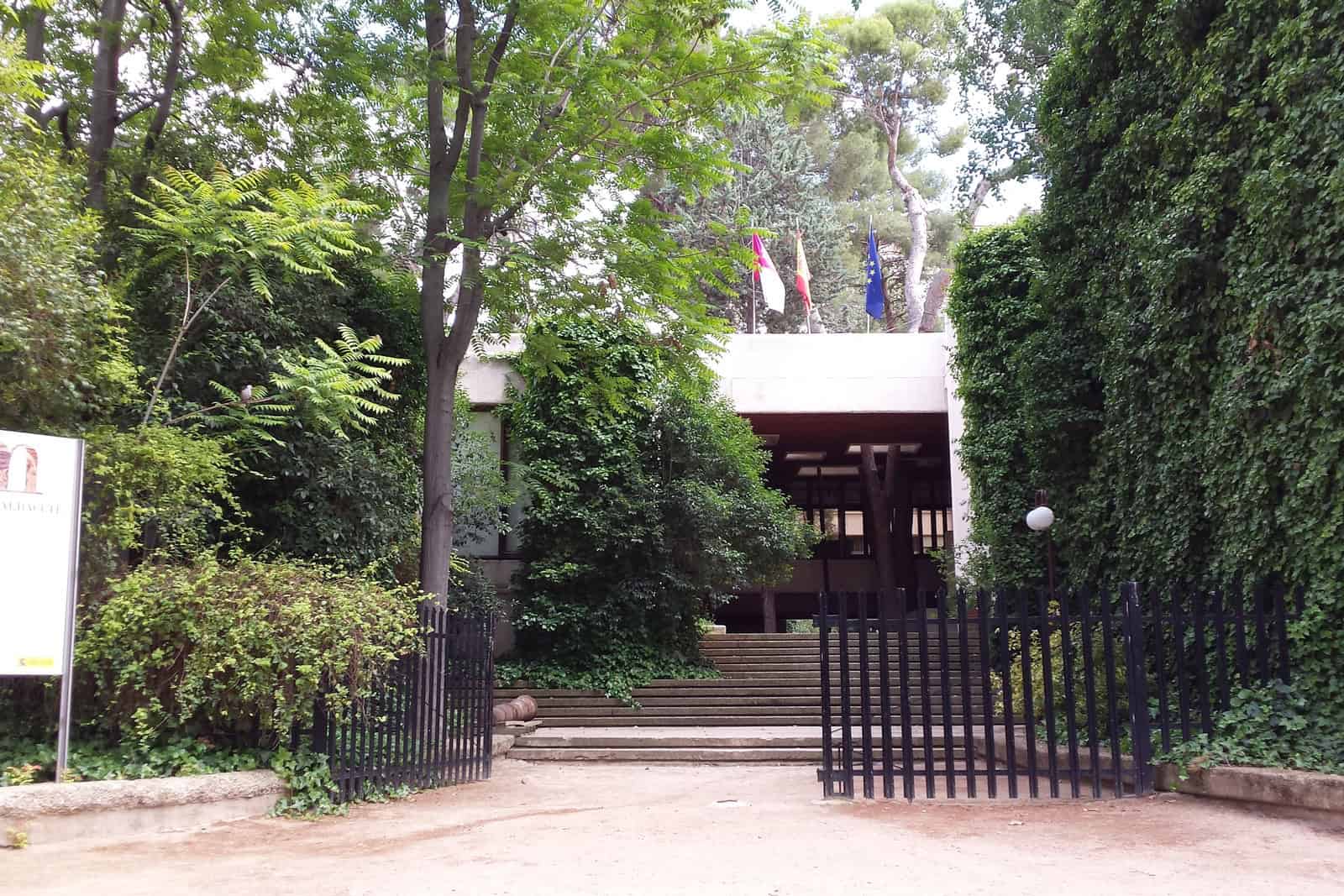 Entrance to the Museo de Albacete in Abelardo Sánchez Park