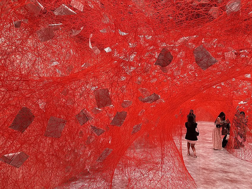 Chiharu Shiota Installation