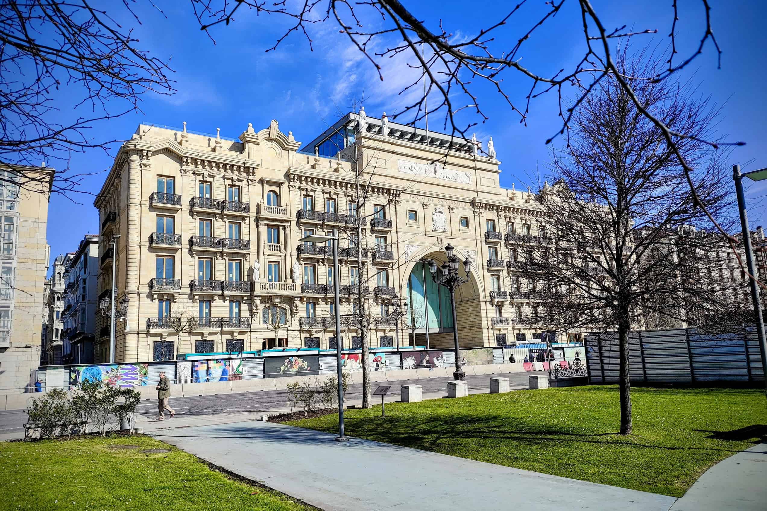 The former Banco Santander headquarters under renovation before opening as Faro Santander.