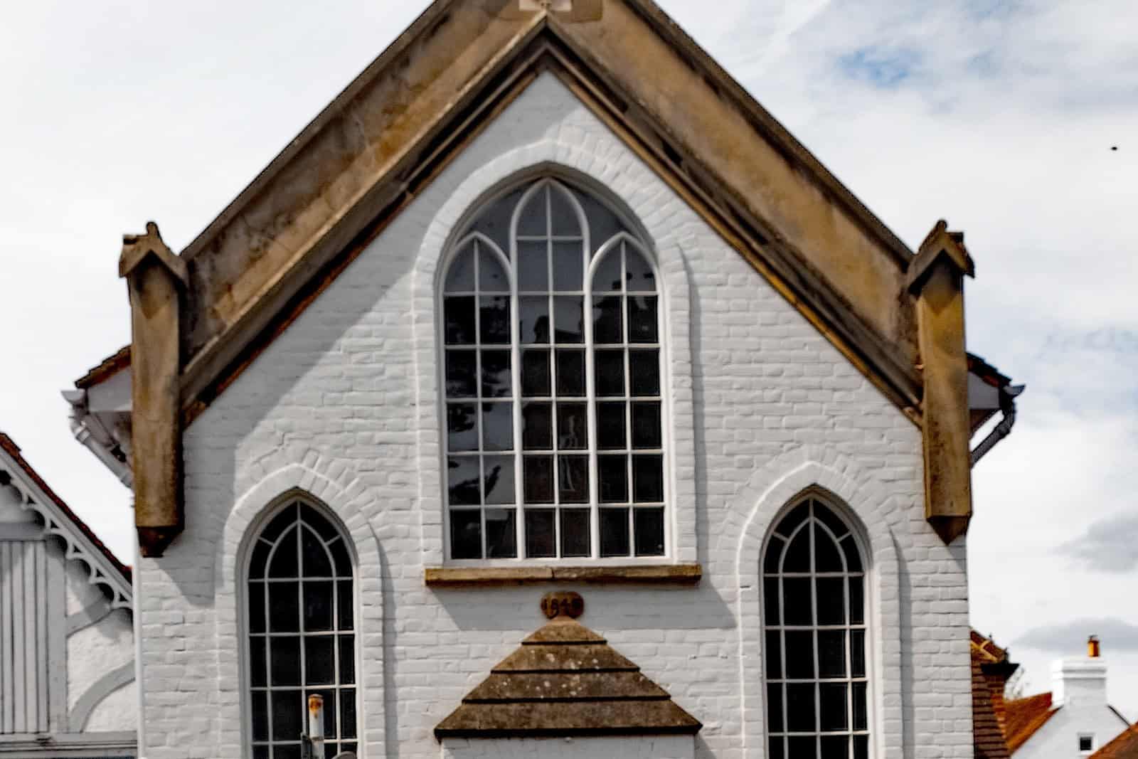 Street view of the brick Stanley Spencer Gallery building in Cookham.