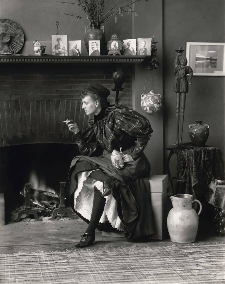 Self-portrait of photographer Frances Benjamin Johnston as a 'New Woman' (1896)