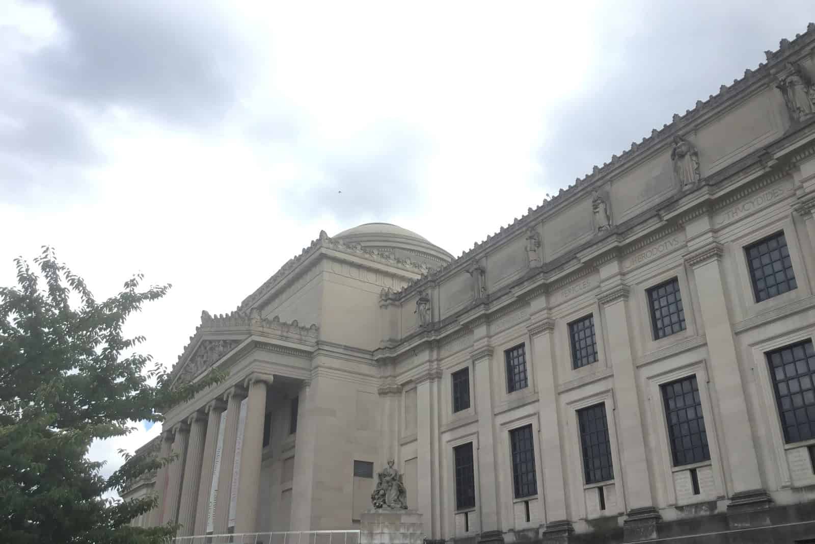 Exterior entrance of the Brooklyn Museum.